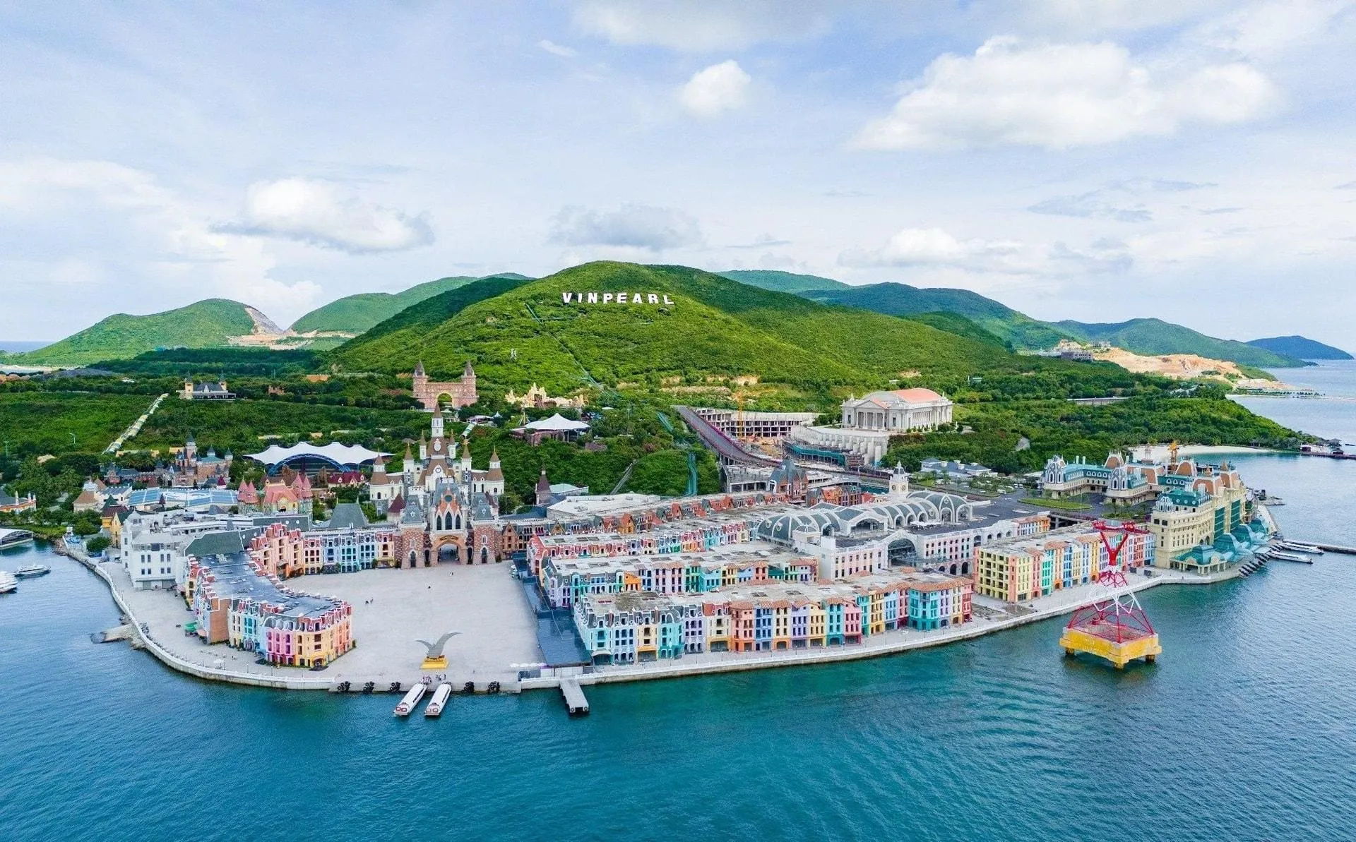 Vinpearl (VPL) báo lãi quý III/2025 đạt 169 tỷ đồng, doanh thu và lợi nhuận cốt lõi bật tăng mạnh