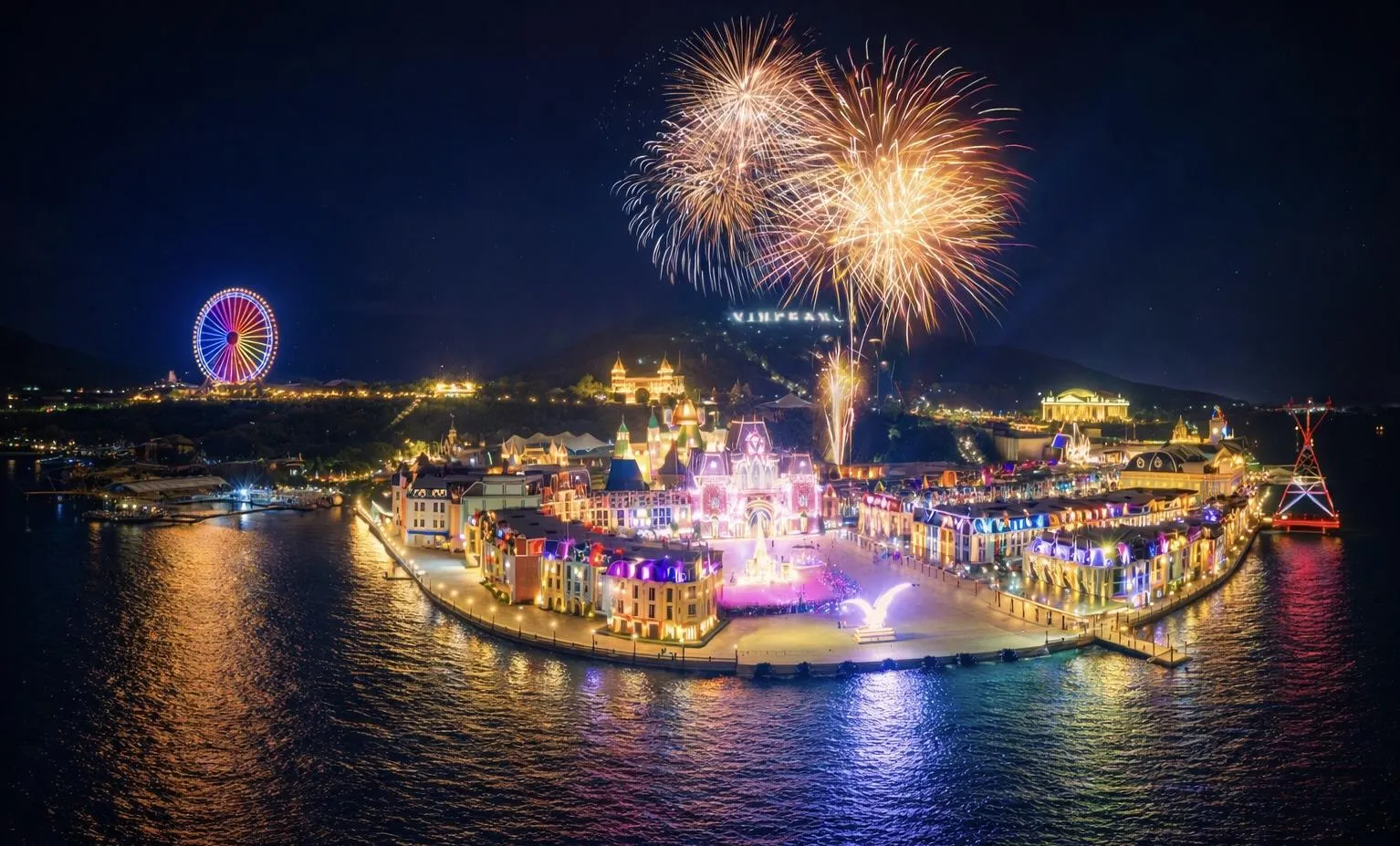 Không khí countdown 2026 rực rỡ ánh sáng, rộn ràng âm thanh và rạo rực cảm xúc tại các trung tâm lễ hội “họ Vin”