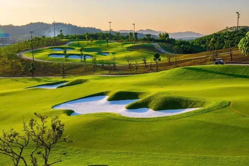 Hà Tĩnh 'bật đèn xanh' cho 2 dự án sân golf trị giá gần 2.800 tỷ đồng