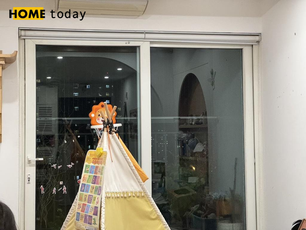 Chung cư tầng cao nên hé các cửa cho gió lưu thông hay nên đóng kín các cửa?