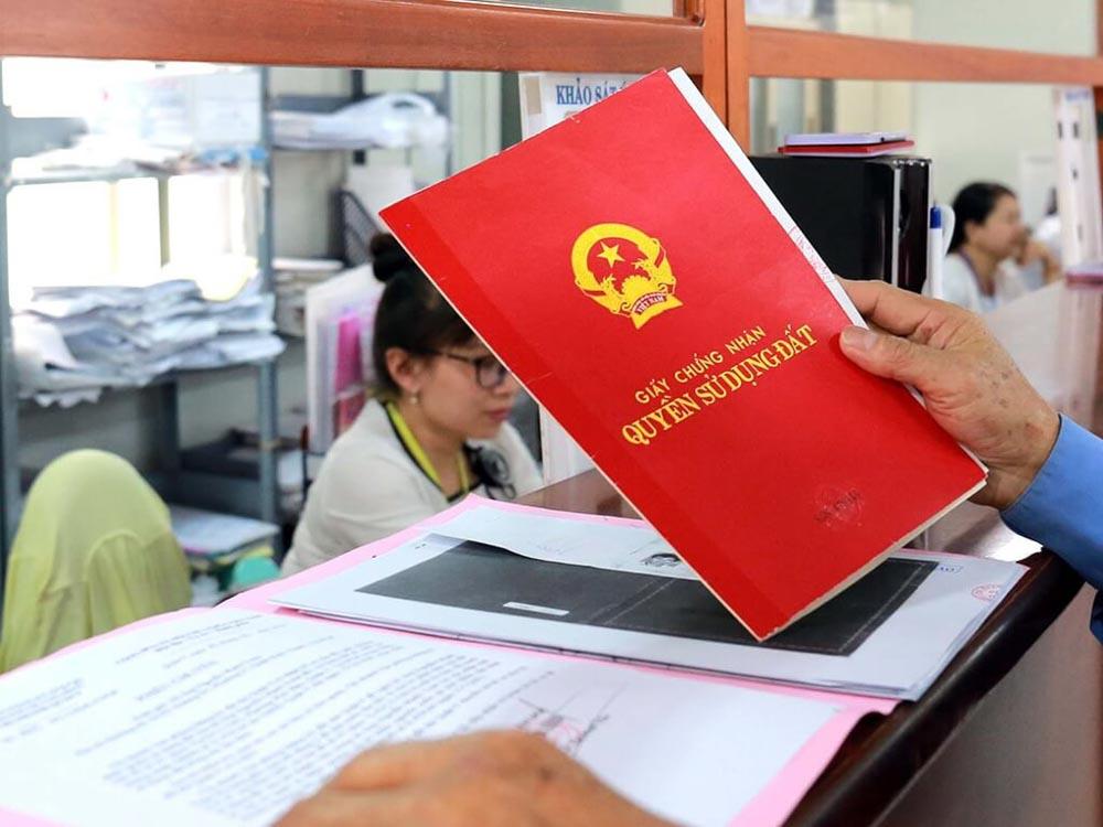 Thủ tục cấp Sổ đỏ cho người trúng đấu giá đất như thế nào?