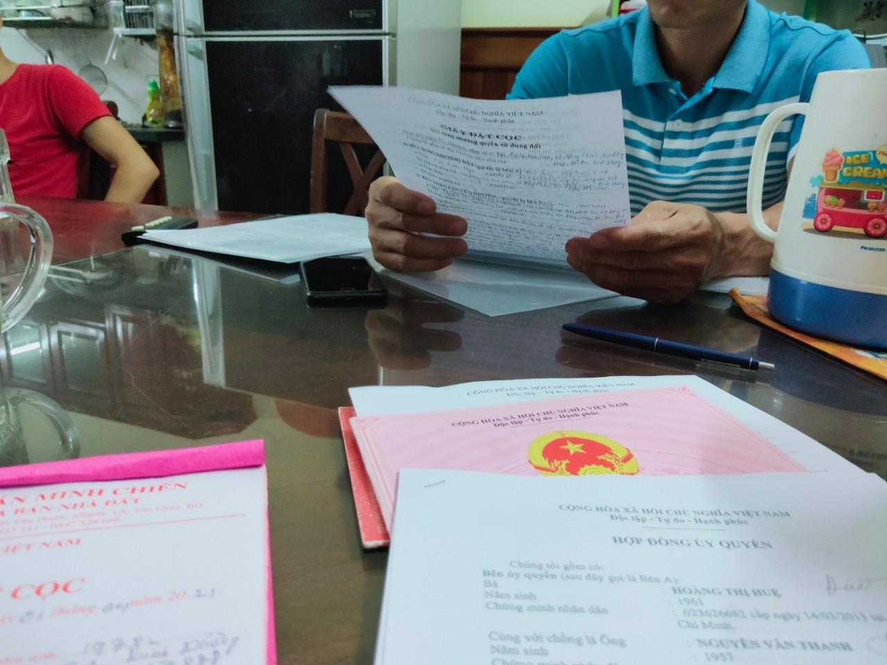 Gia tăng tình trạng khách đem tiền đến đặt cọc, chủ nhà “lật kèo” không bán