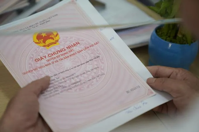 Từ 1/1/2026, đăng ký thế chấp quyền sử dụng đất sẽ không còn ghi trên sổ hồng