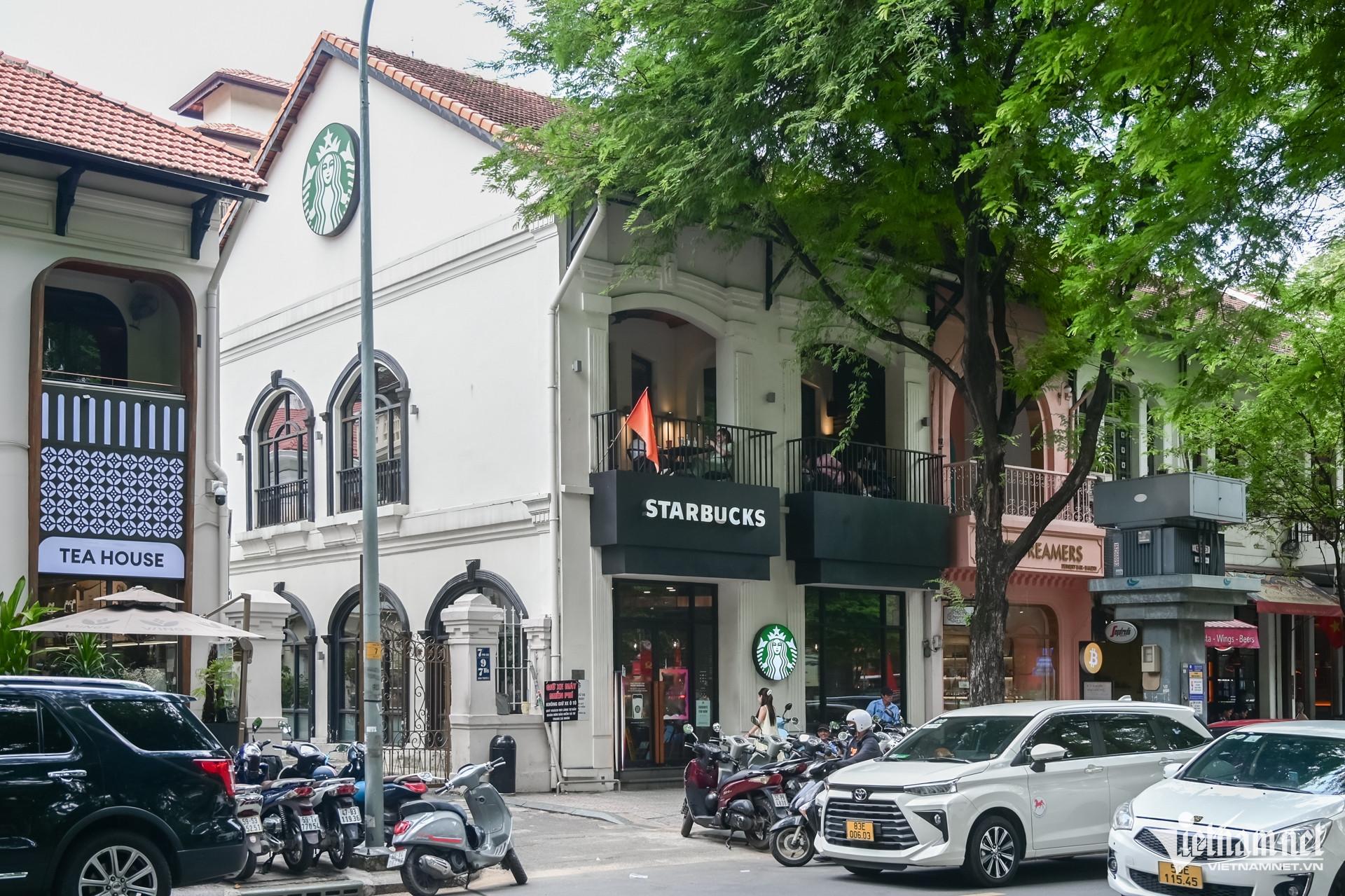 Tiền Starbucks thuê nhà 1 năm có thể mua được 10 mảnh đất