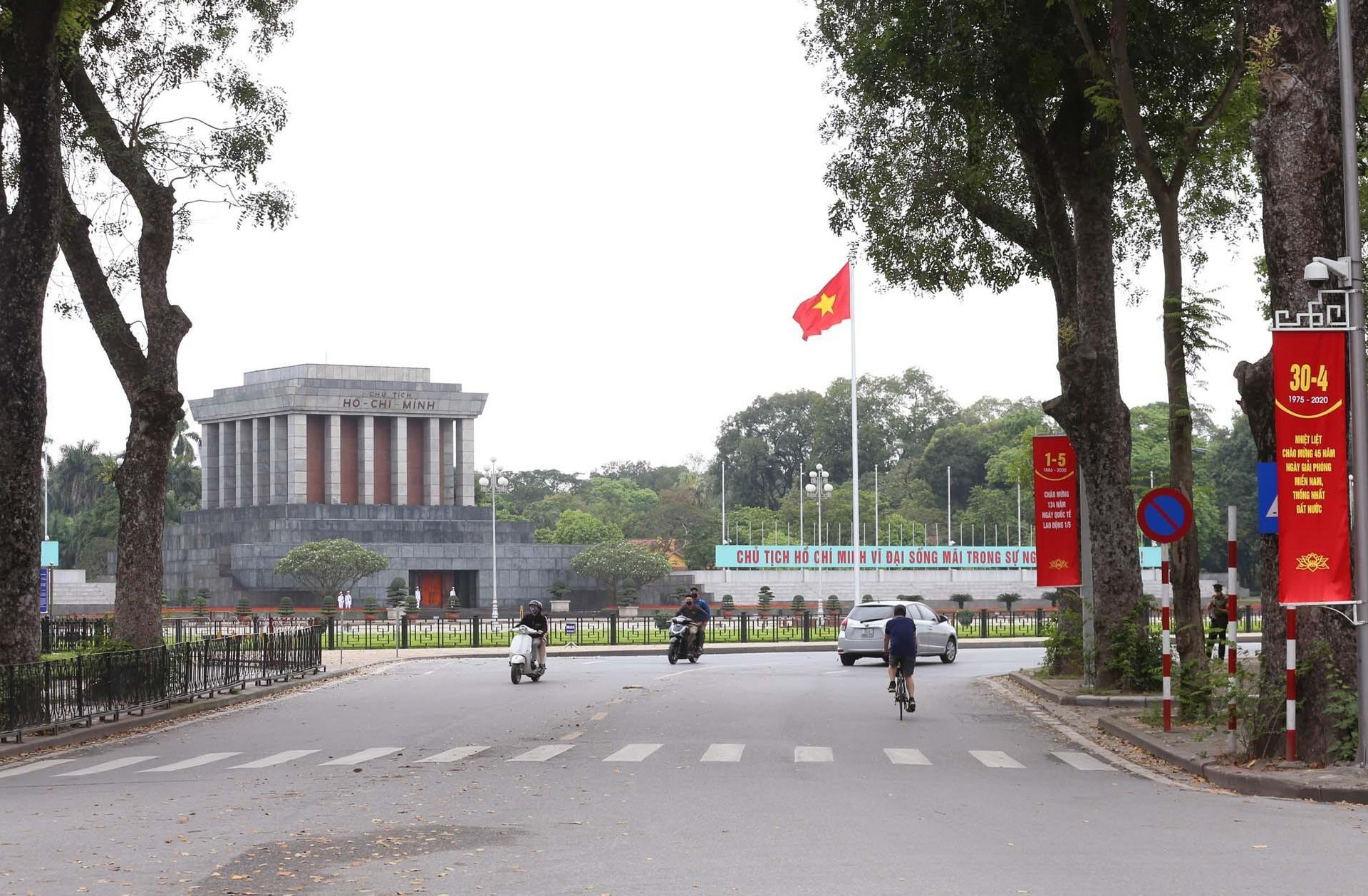 Bên trong Lăng Bác có gì? Khám phá khu di tích lịch sử đặc biệt