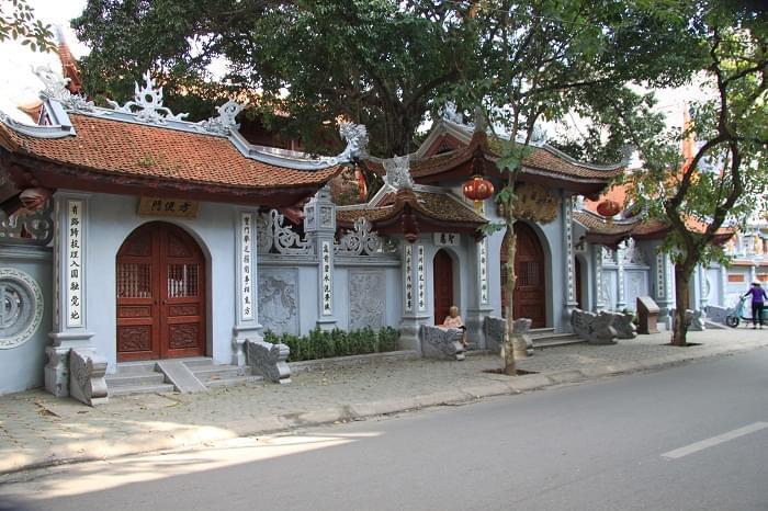 Vì sao không nên mua nhà gần chùa?