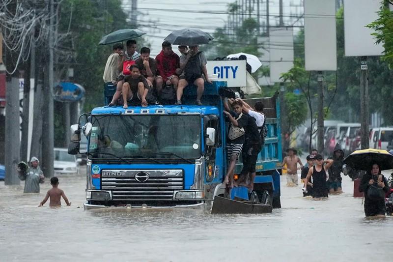 Hình ảnh hậu quả kinh hoàng bão Yagi để lại ở Philippines