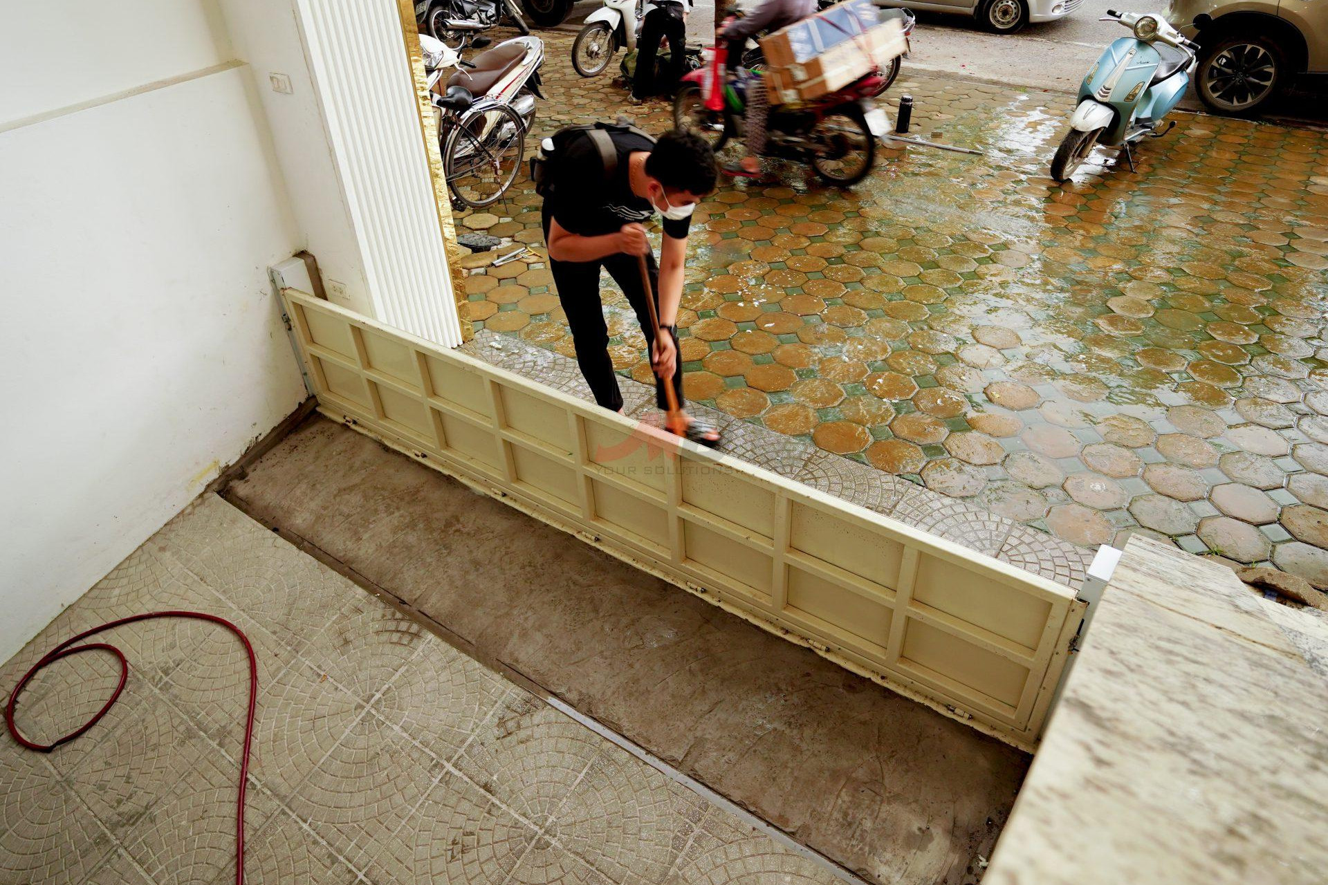 Cách làm cửa chống ngập nước