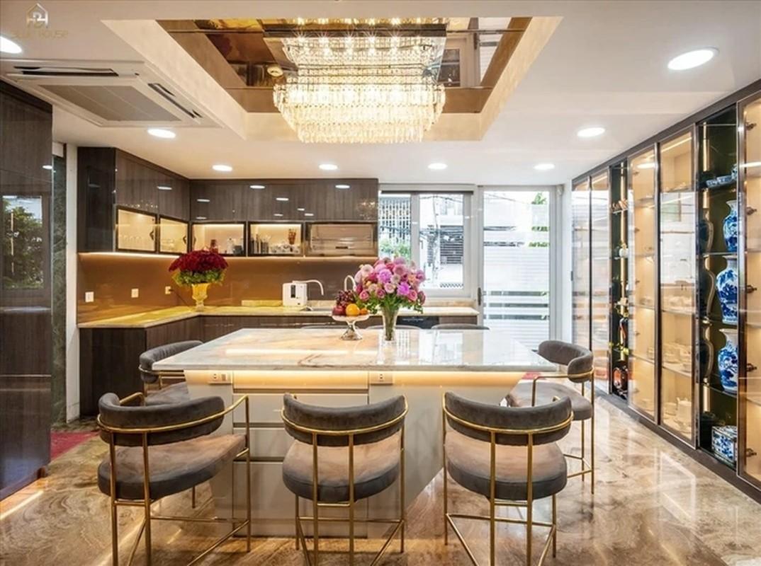 Khám phá căn biệt thự 60 tỉ đồng của ca sĩ Đàm Vĩnh Hưng ở TP HCM