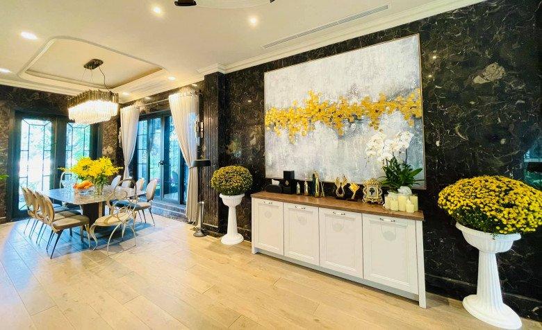 Cận cảnh biệt thự xa hoa ven hồ khoảng 60 tỷ đồng của 'đại gia kim cương' Lã Thanh Huyền
