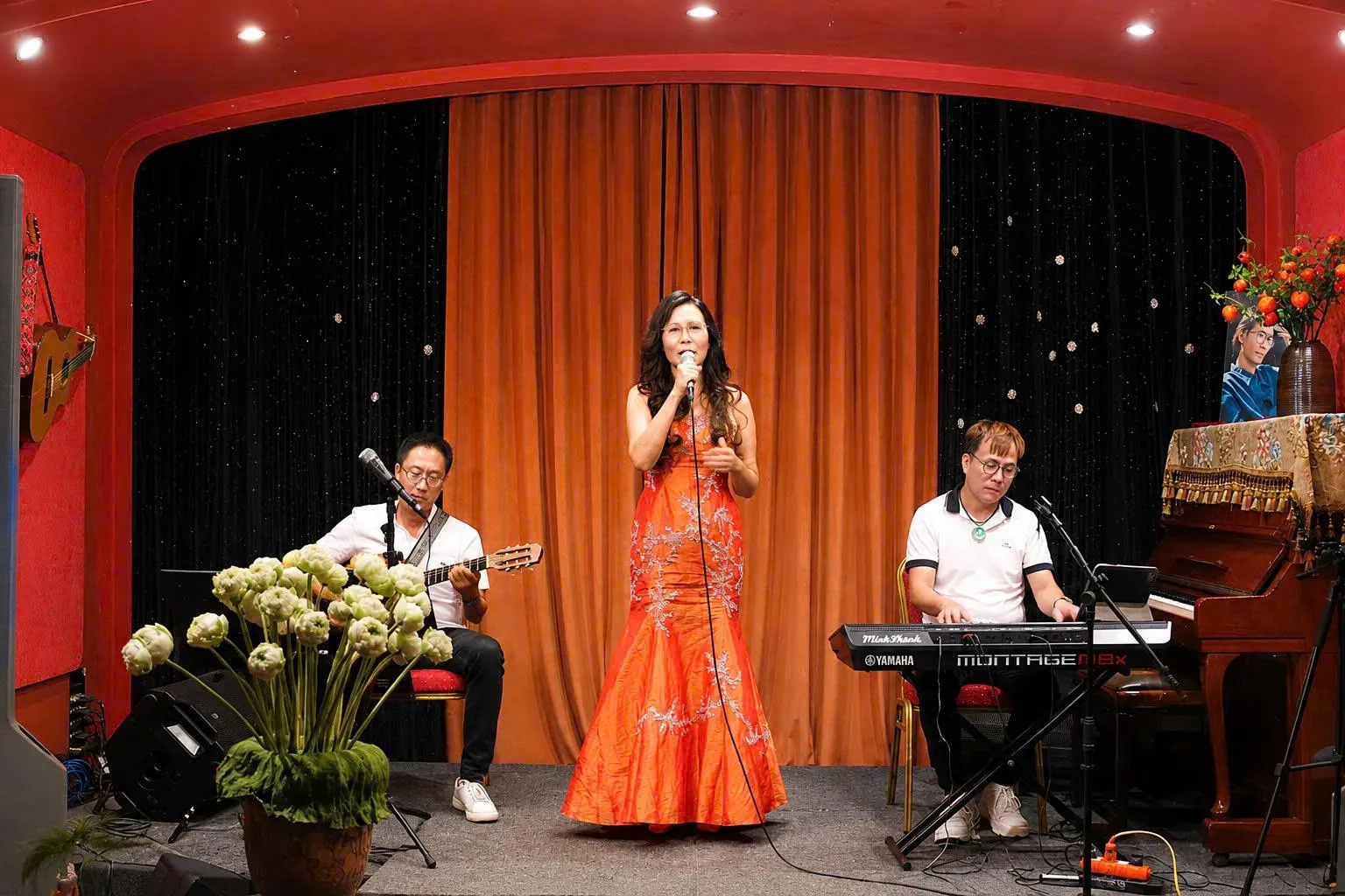 Đêm nhạc 'Con đường xưa em đi' quy tụ nhiều nghệ sĩ tại Hà Nội