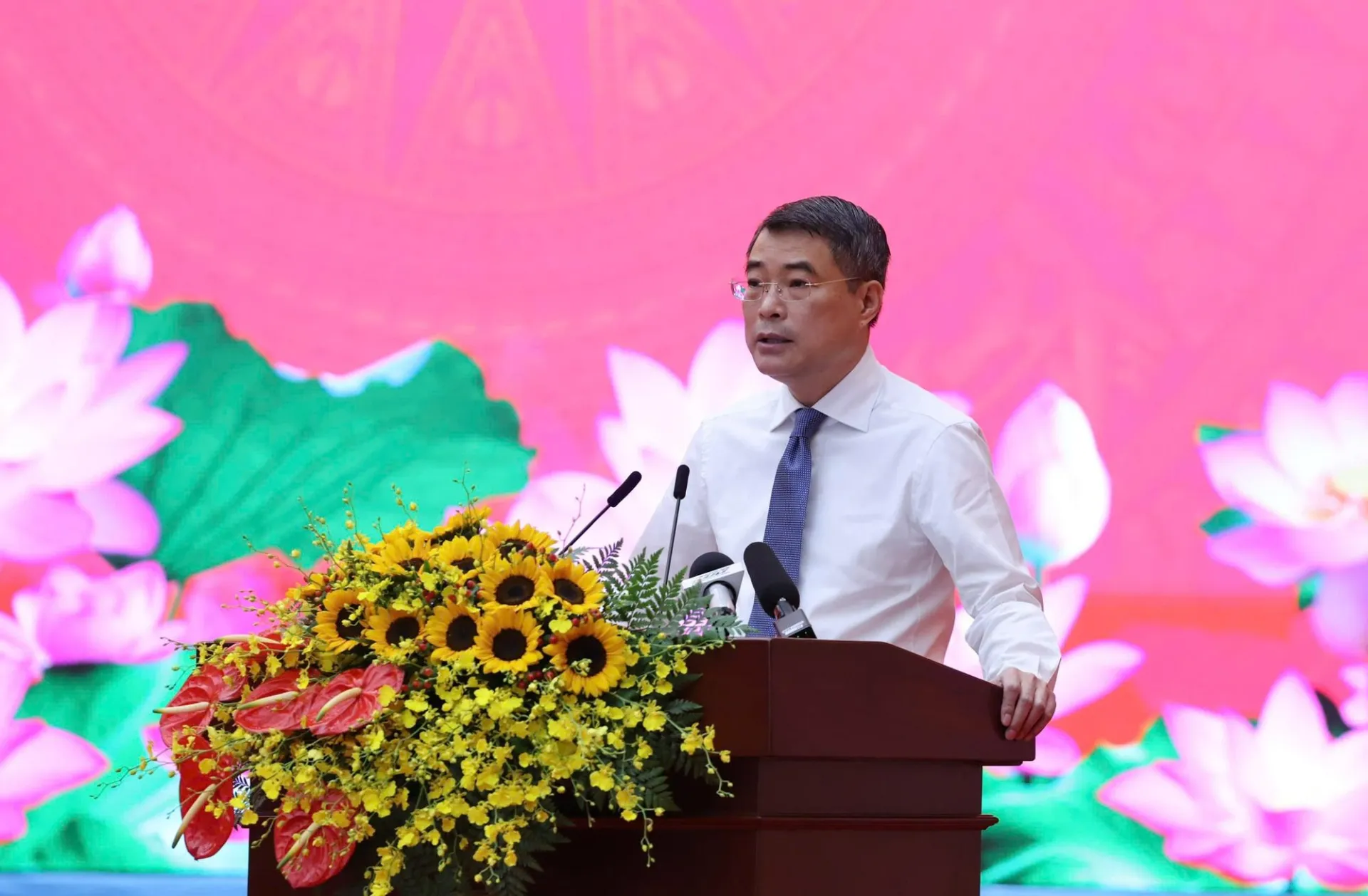 Thủ tướng Lê Minh Hưng phát động phong trào thi đua thực hiện mục tiêu tăng trưởng bền vững '2 con số'