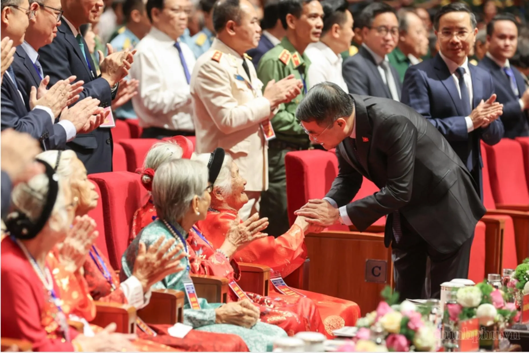Thủ tướng Chính phủ phát động 'Phong trào đẩy mạnh chăm lo người có công với cách mạng'