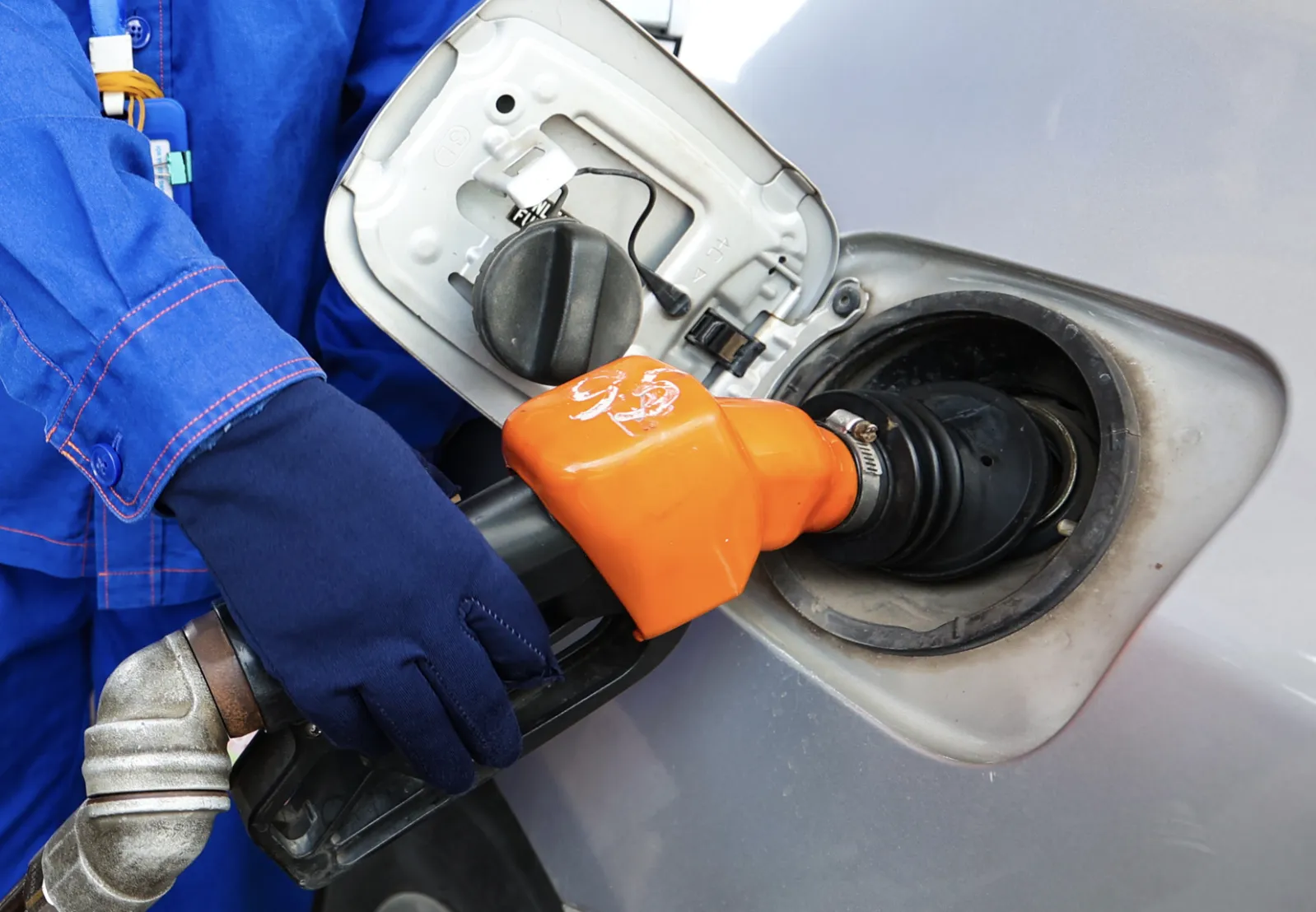 Giá xăng dầu hôm nay (23/8): Dầu Brent tăng hơn 6%