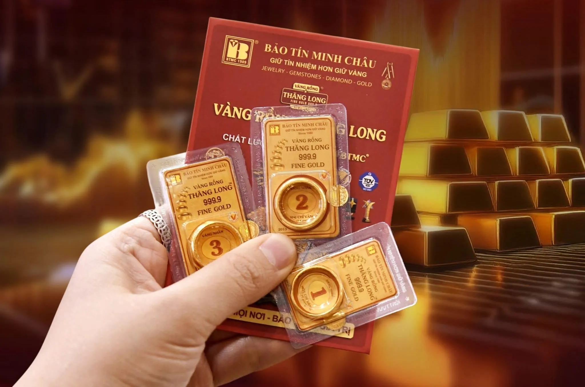 Giá vàng hôm nay 28/8: Vàng trong nước đồng loạt giảm