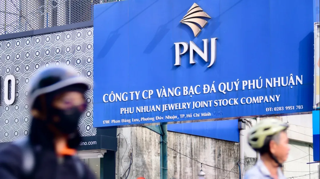 Gia đình Chủ tịch bán 25 triệu cổ phiếu, PNJ nguy cơ đứng trước áp lực lớn?