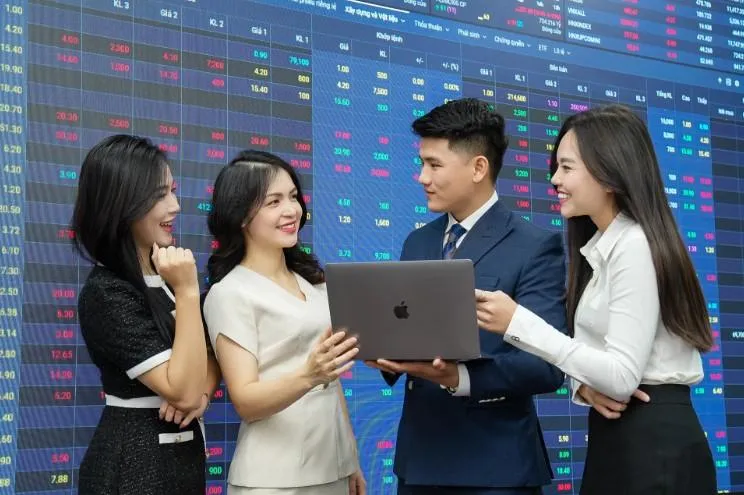 Nhận định chứng khoán tuần 19–23/10: VN-Index hồi phục hơn 100 điểm, áp lực chốt lời gia tăng