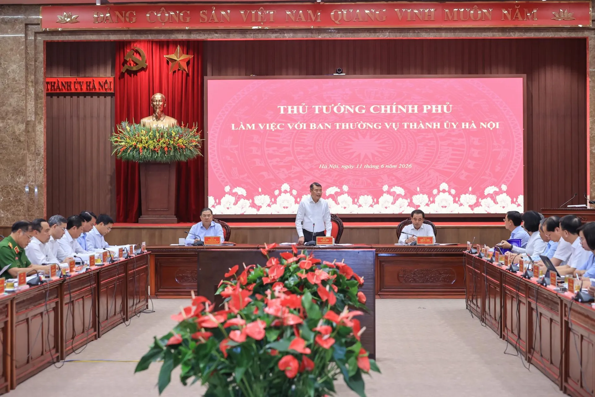 Thủ tướng Chính phủ yêu cầu Hà Nội khẩn trương xử lý các dự án tồn đọng, giải phóng nguồn lực