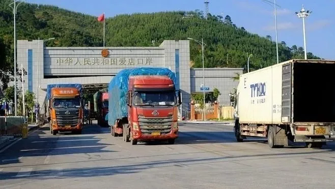 Tăng thời gian thông quan qua Cửa khẩu Chi Ma 