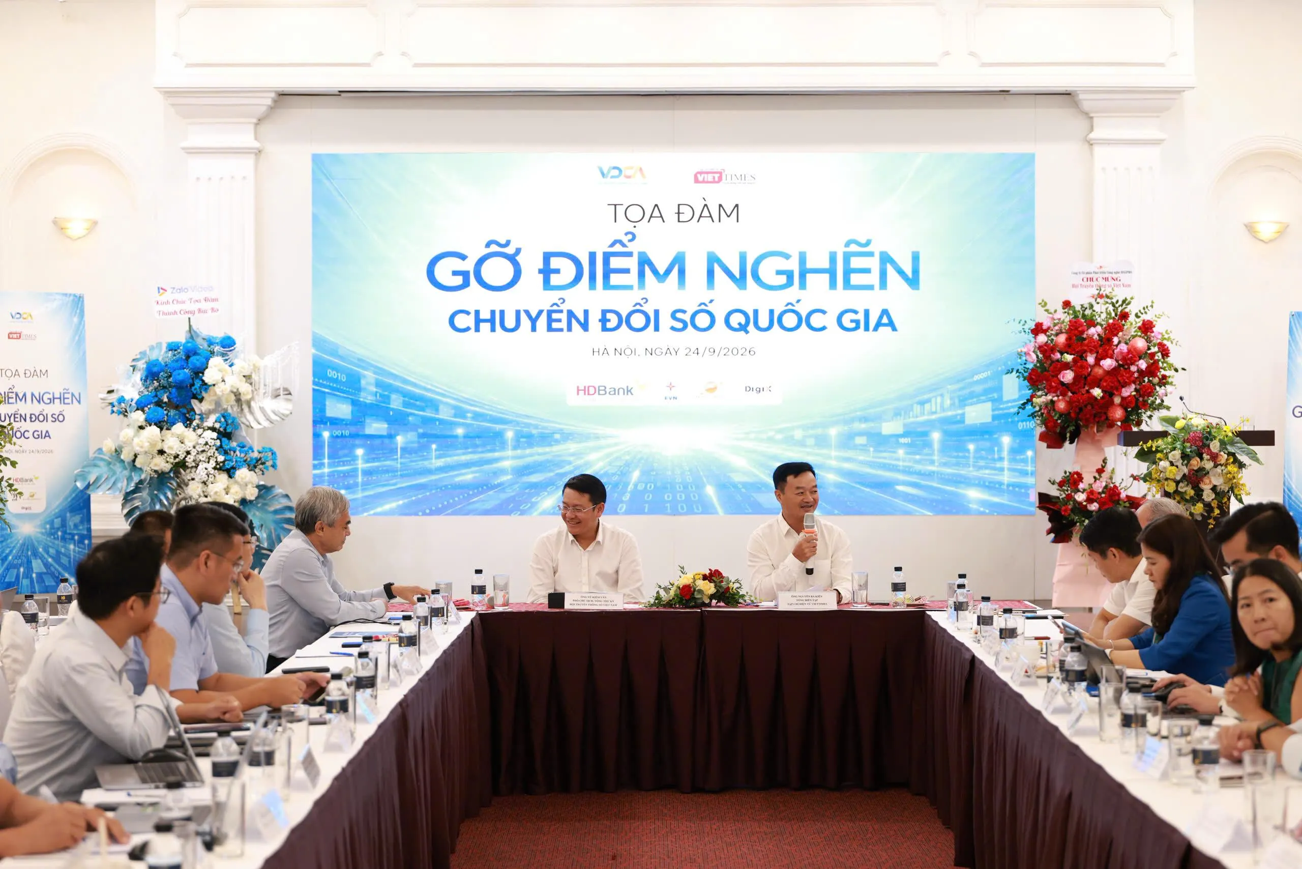 Gỡ điểm nghẽn chuyển đổi số: Không để phát sinh thêm 'nút thắt' mới
