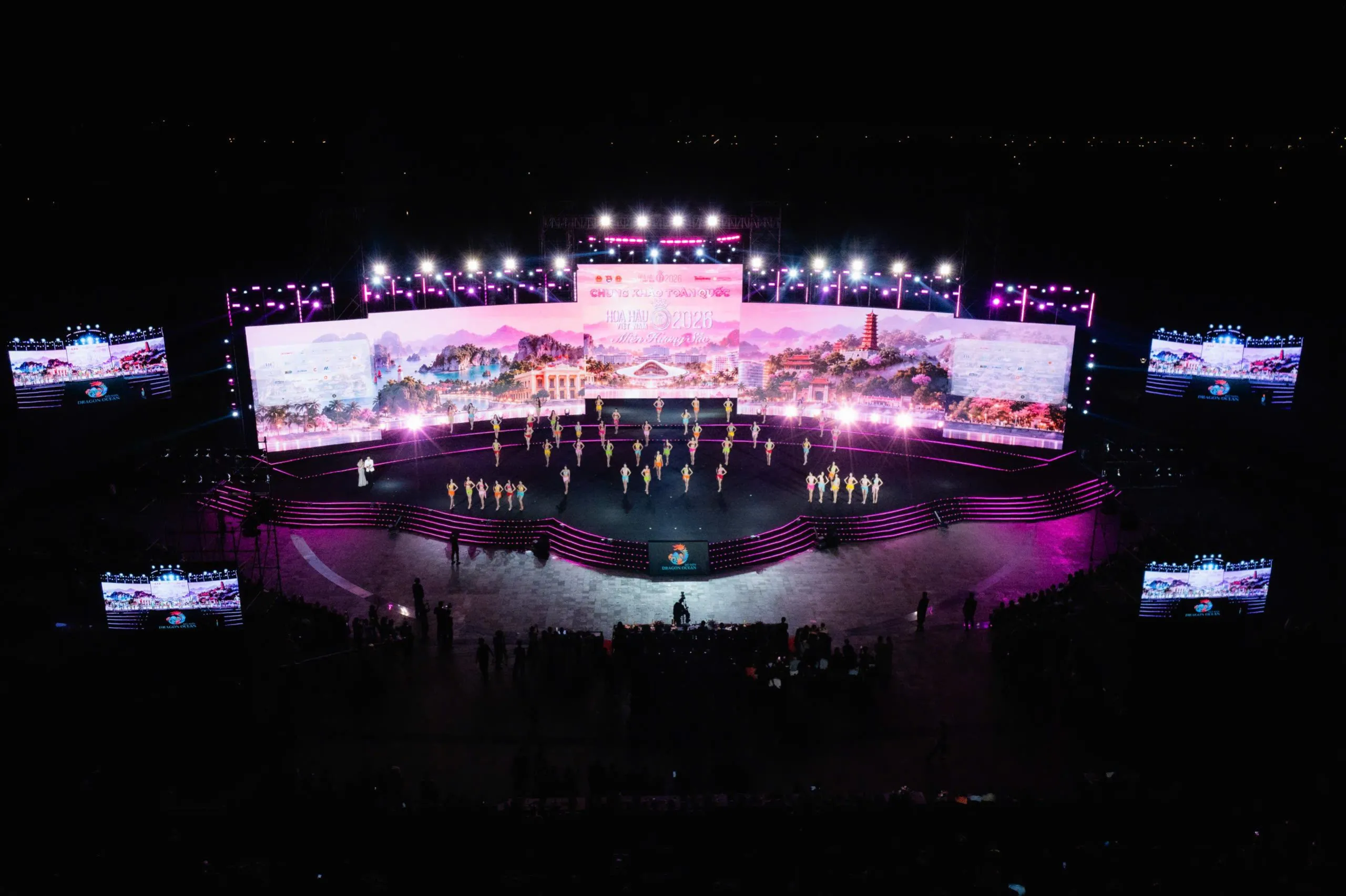 Mãn nhãn sân khấu trên biển độc bản tại Chung khảo Hoa hậu Việt Nam 2026 ở Đồi Rồng