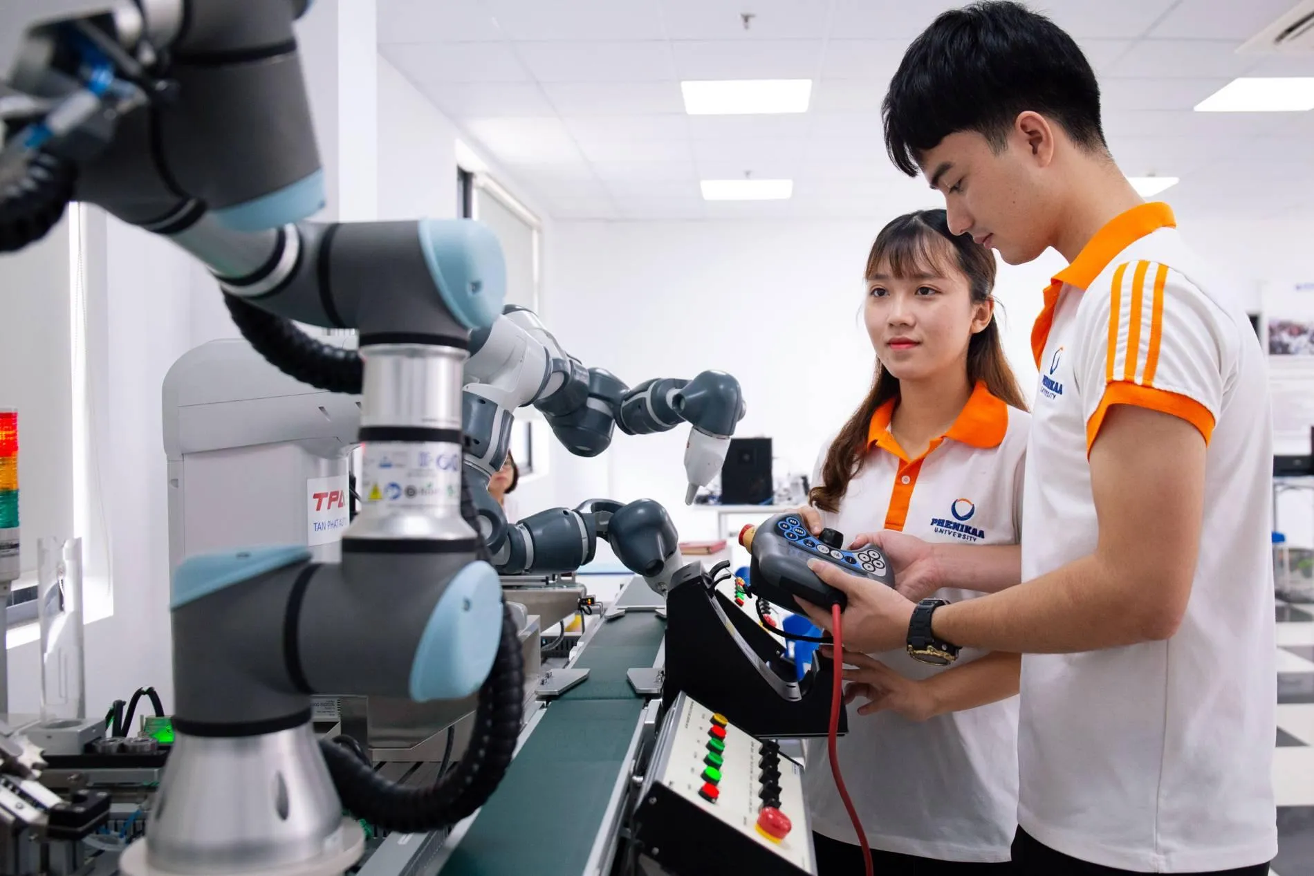 Phát triển tối thiểu 20 doanh nghiệp làm chủ công nghệ, sản phẩm công nghệ chiến lược