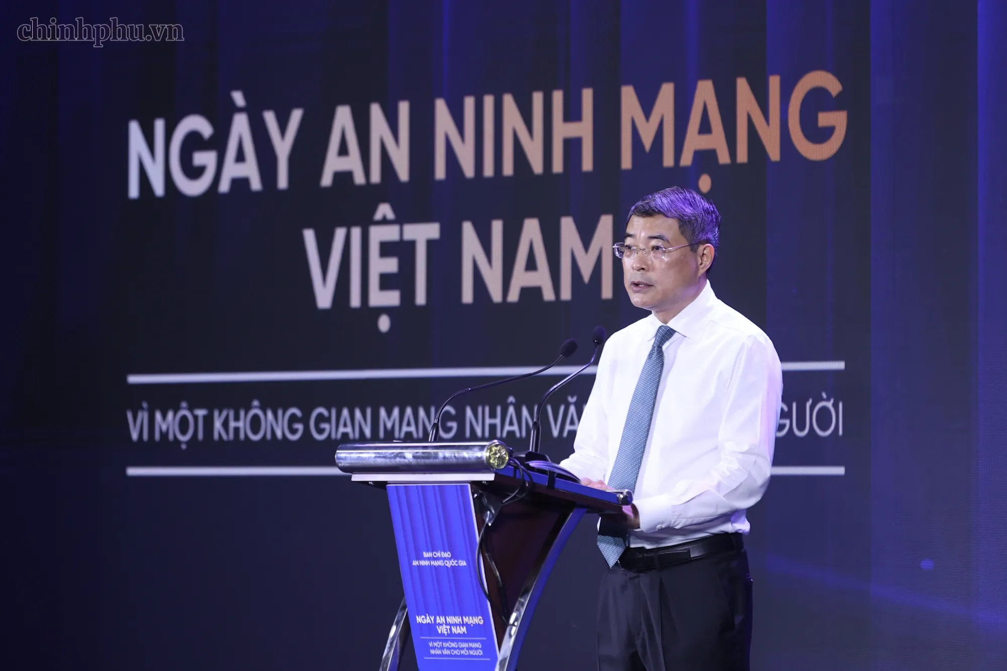Thủ tướng: Xây dựng một không gian mạng an toàn, tin cậy và nhân văn