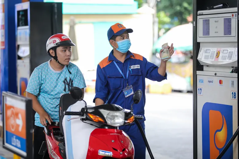 Giá xăng dầu hôm nay 13/8: Xăng giảm phiên thứ hai liên tiếp