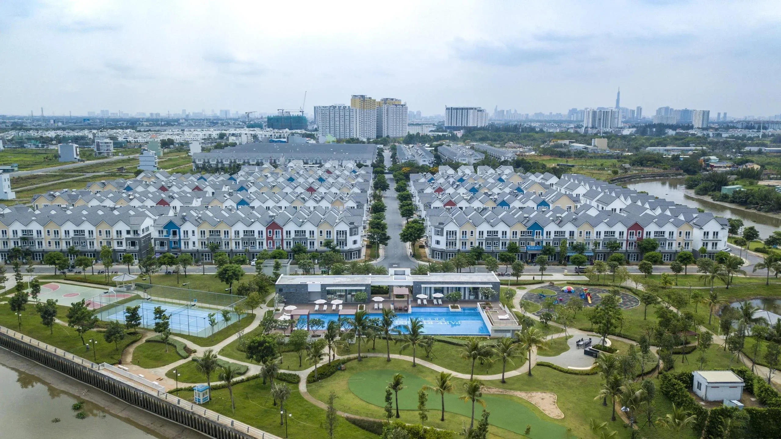 Bất động sản Liên Lập: Lỗ lũy kế hơn 930 tỷ, lợi nhuận âm hơn 92 tỷ