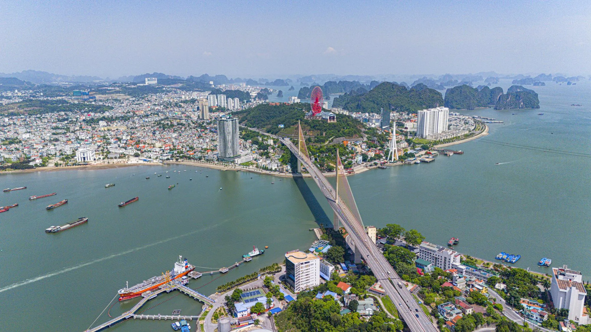 Thông qua Nghị quyết thành lập thành phố Quảng Ninh và Bắc Ninh