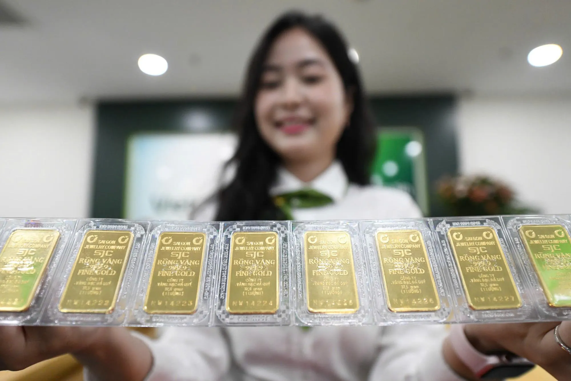 Dự báo giá vàng tuần 31/8-6/9: Rủi ro sau cú sốc 'đổ đèo'?