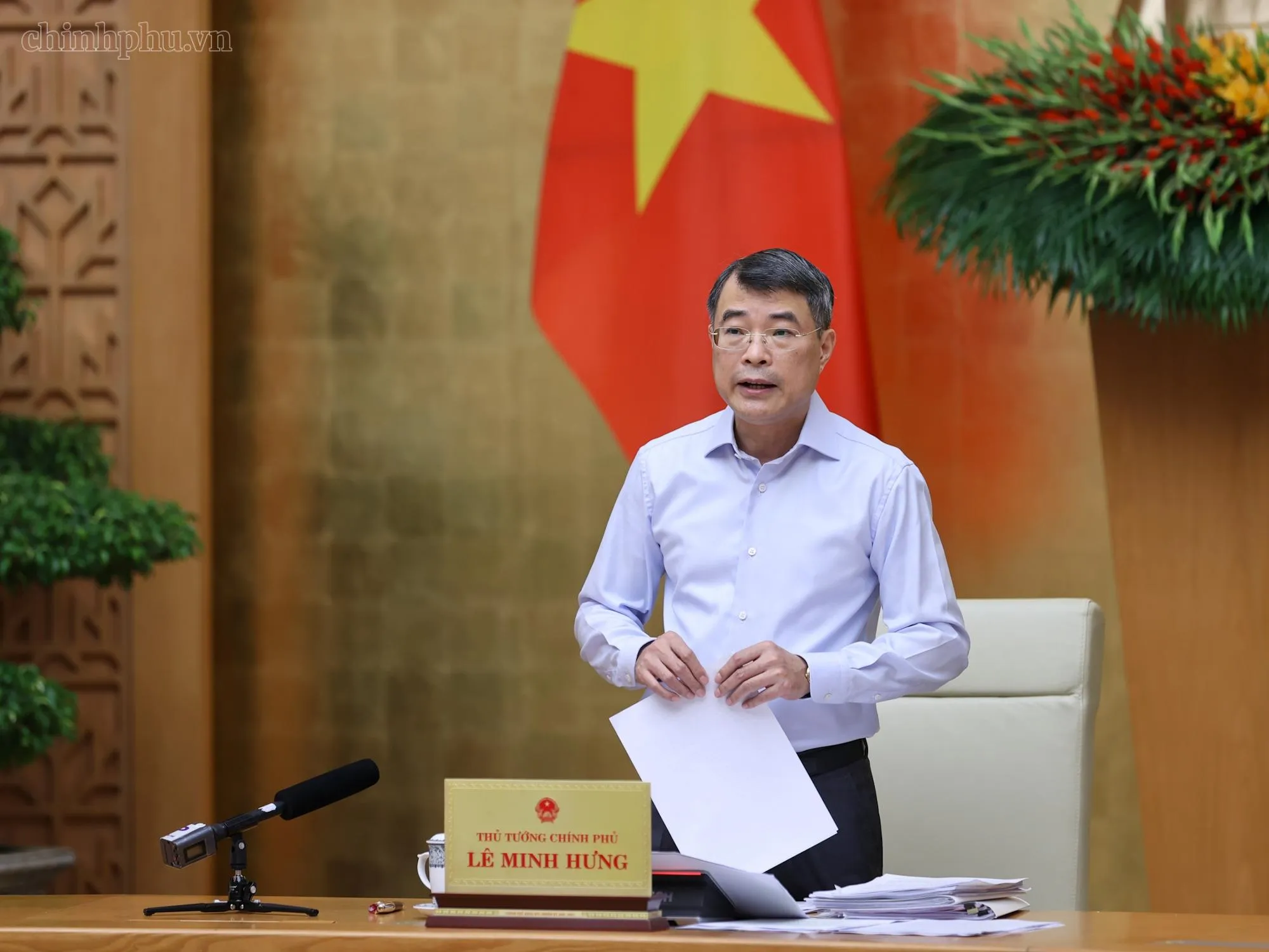 Thủ tướng yêu cầu có giải pháp thúc đẩy xuất khẩu, kiểm soát nhập siêu