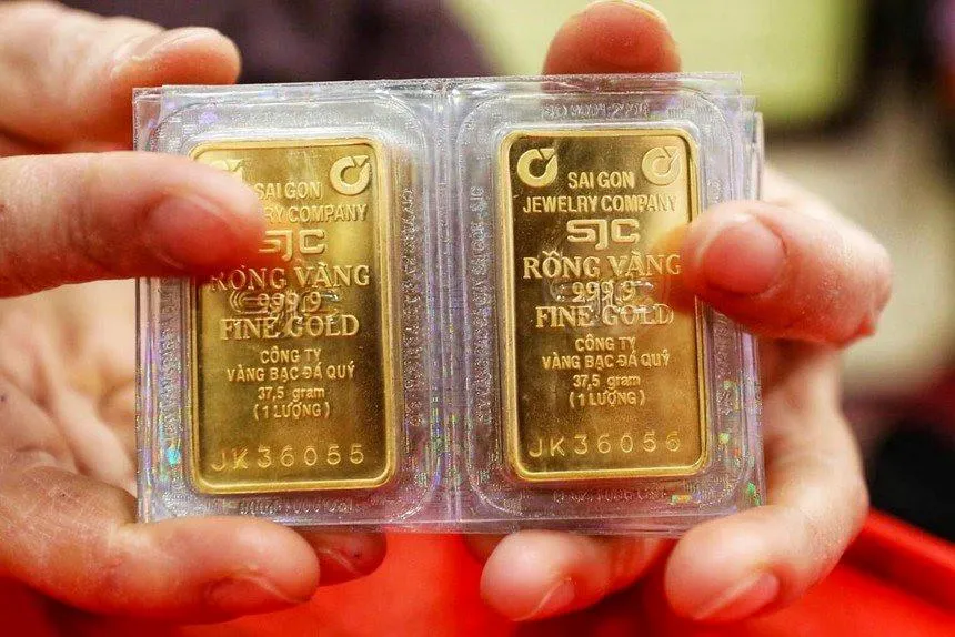 Giá vàng SJC giảm mạnh, vàng thế giới giao dịch thận trọng