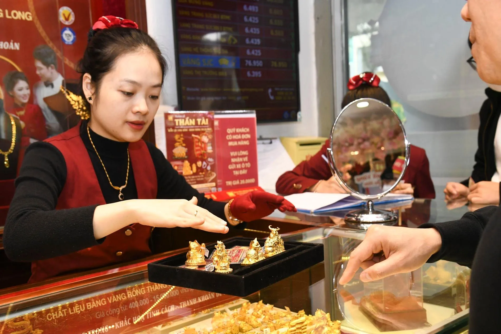 Giá vàng hôm nay 8/9: Vàng SJC nhích nhẹ cùng đà tăng của thế giới