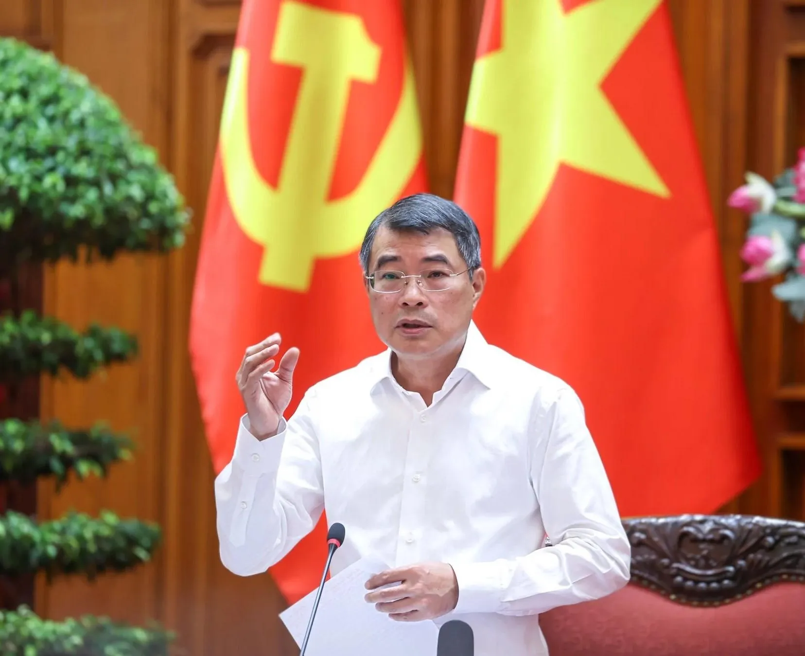 Thủ tướng: Kiên quyết điều chuyển vốn các dự án chậm giải ngân