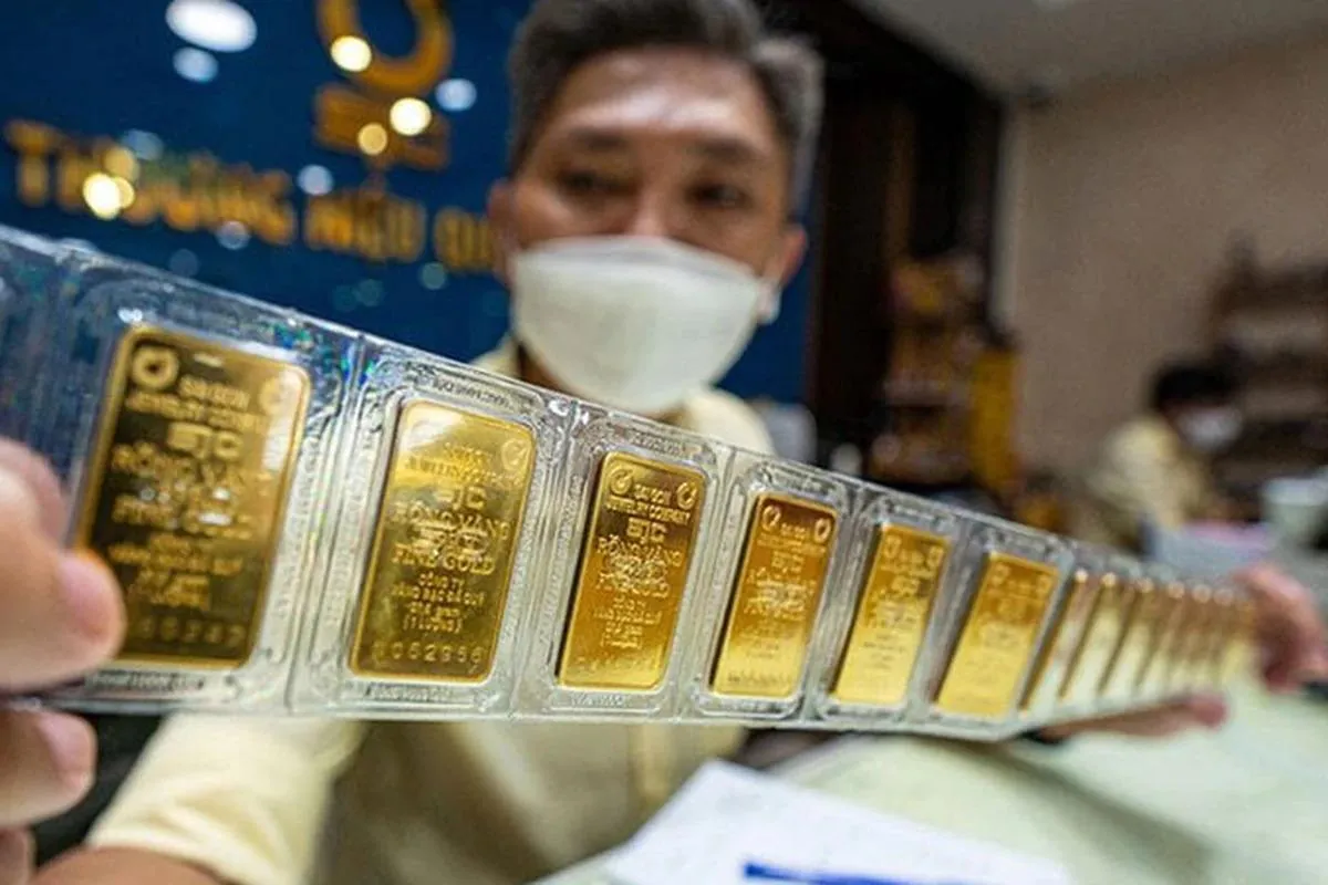 Giá vàng thế giới lao dốc, mất hơn 150 USD trong một ngày, trong nước tiếp tục giảm sâu