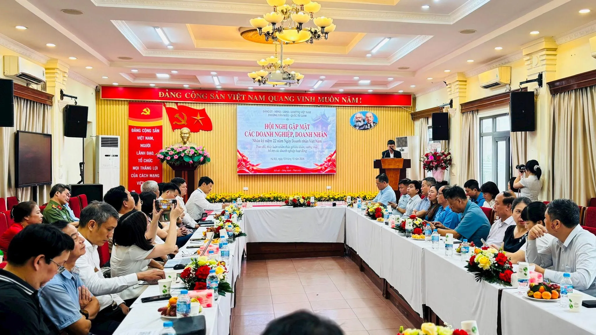 Phường Văn Miếu-Quốc Tử Giám tháo gỡ khó khăn, vướng mắc hỗ trợ doanh nghiệp