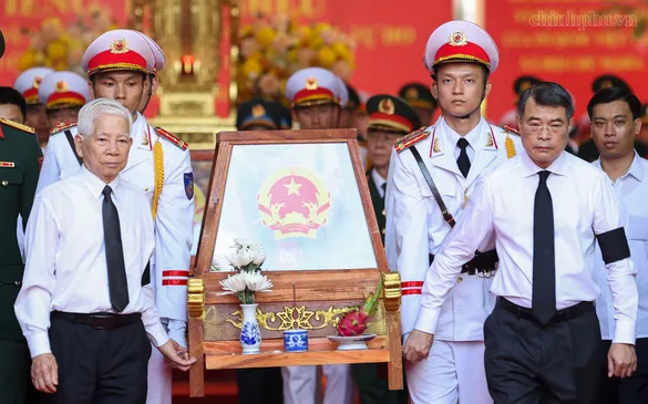 Xúc động và trang nghiêm lễ viếng, truy điệu, an táng 731 hài cốt liệt sĩ tại Công viên Lê Thị Riêng