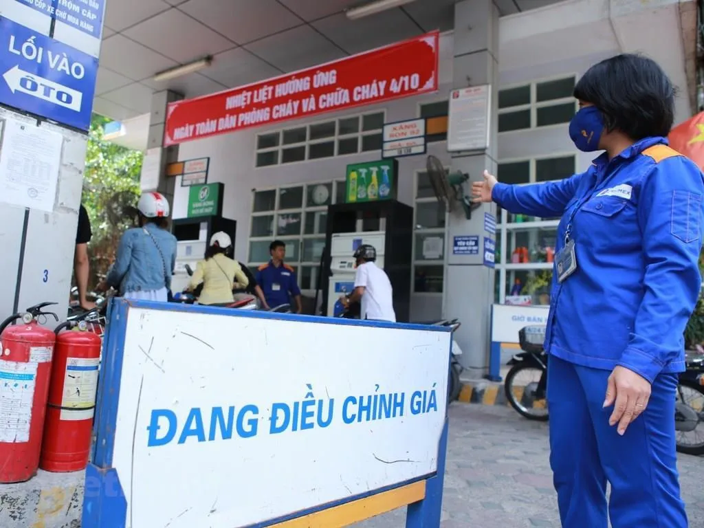 Đề xuất doanh nghiệp được quyết định giá xăng dầu nhưng phải thông báo trước 30 phút