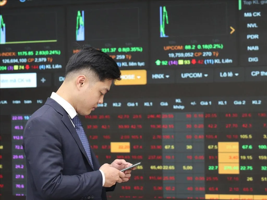 Loạt cổ phiếu bị các quỹ mạnh tay bán ròng, HPG bị quỹ ngoại 'xả hàng' 4 tháng liên tục