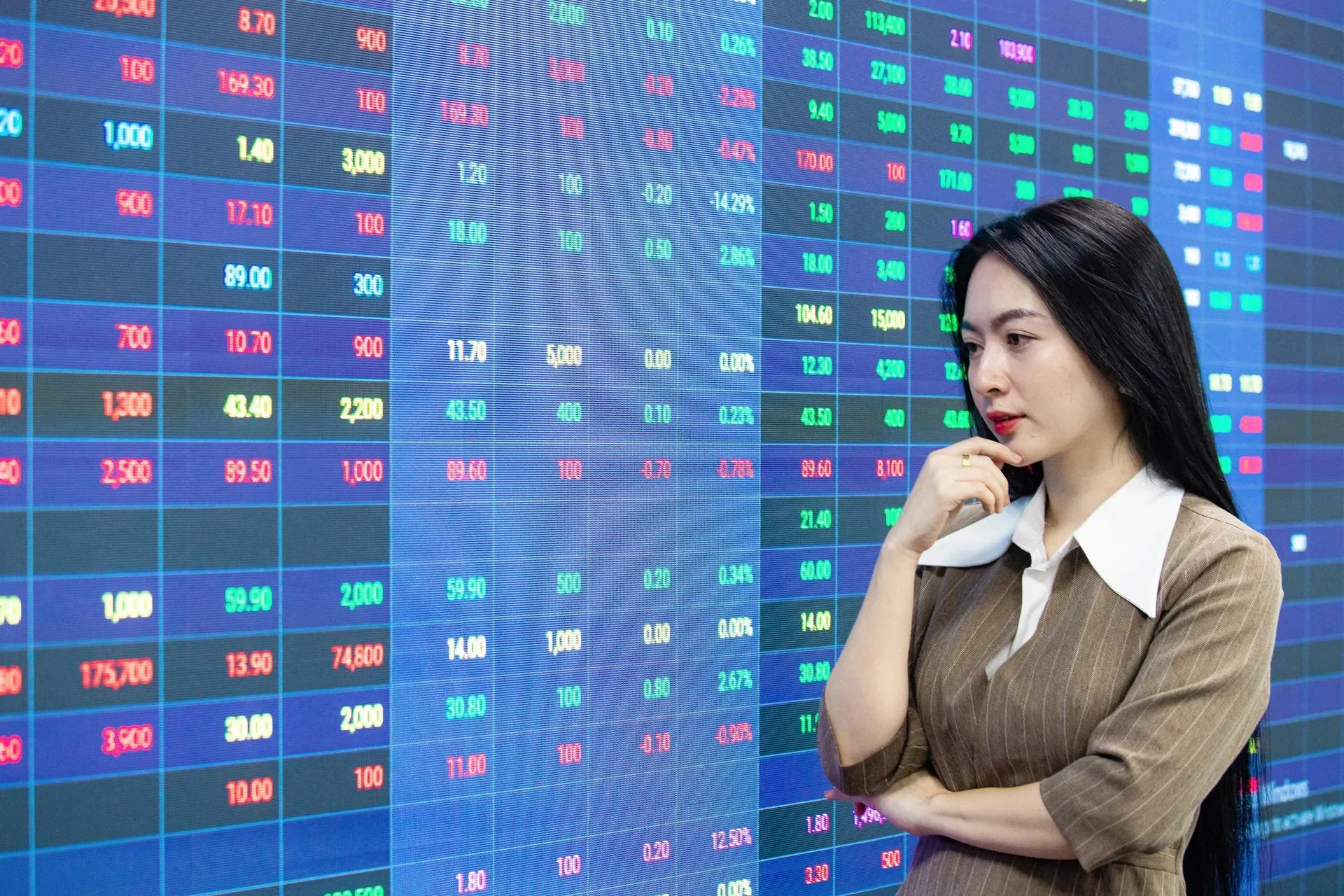 Giá dầu và quyết định lãi suất của Fed sẽ chi phối nhóm cổ phiếu dầu khí ra sao?