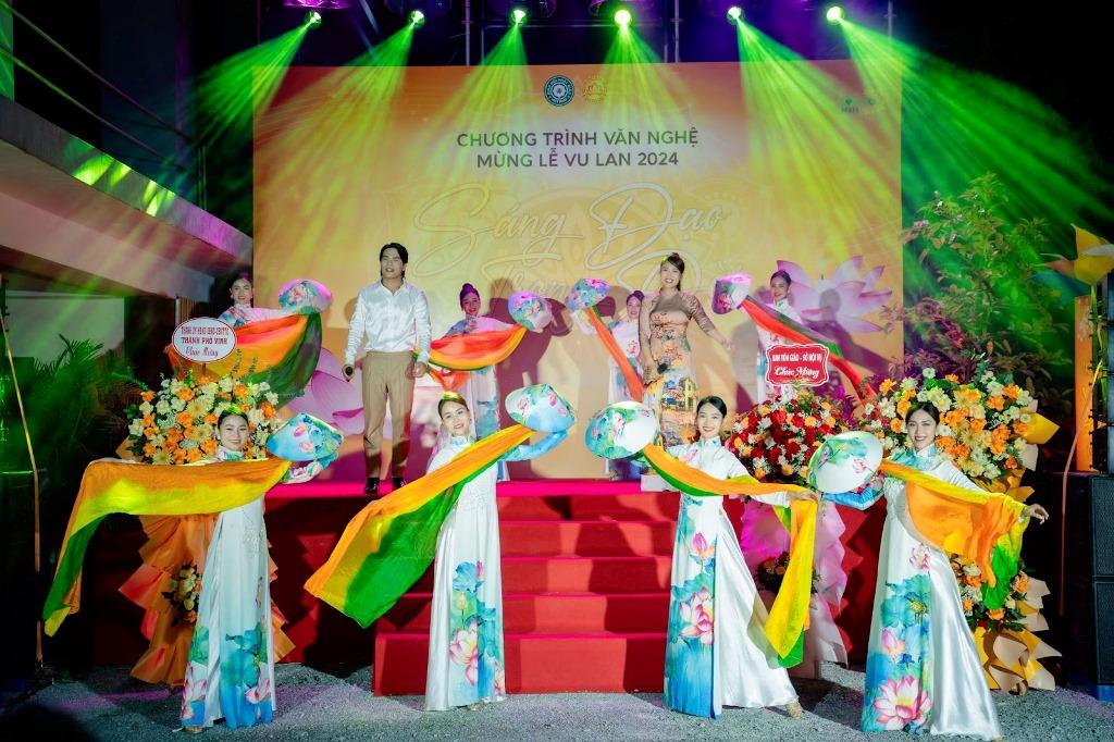 Hồ Quỳnh Hương hội ngộ Phạm Phương Thảo trong chương trình nghệ thuật mừng lễ Vu Lan 2024