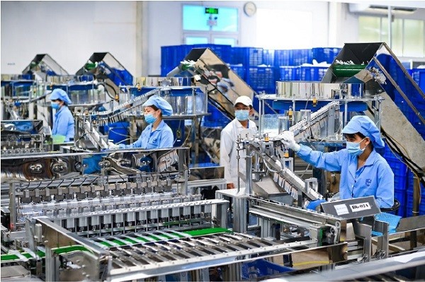 công nghiệp chế biến, chế tạo đang dẫn đầu với 1.555 dự án, số vốn hơn 20,3 tỷ USD