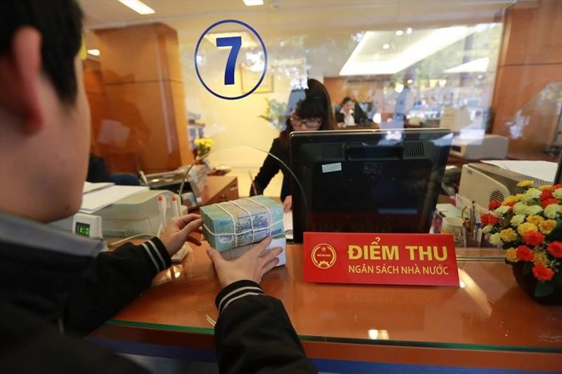 chỉ riêng tháng 10, thu ngân sách nhà nước ước đạt 130,3 nghìn tỷ đồng.