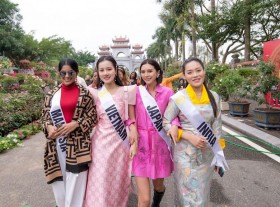 Làng hoa Mê Linh bất ngờ đón tiếp các người đẹp tham dự cuộc thi hoa hậu Du lịch Thế giới 2022