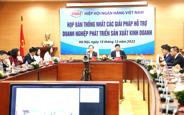 Các ngân hàng tích cực hưởng ứng đồng thời kiến nghị cơ chế để hỗ trợ DN hiệu quả hơn.