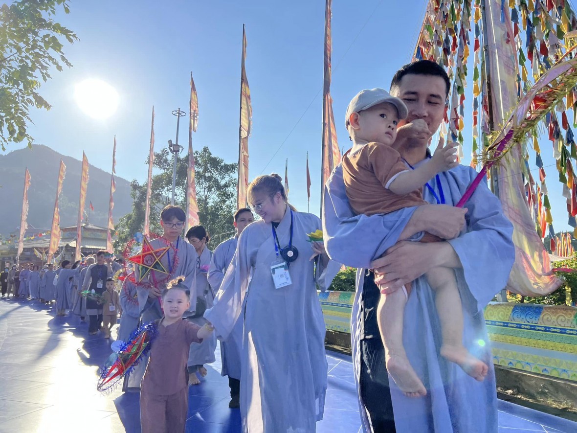 Sống động màu sắc Mật thừa nơi Bảo tháp Mandala Tây Thiên mùa Trăng thu