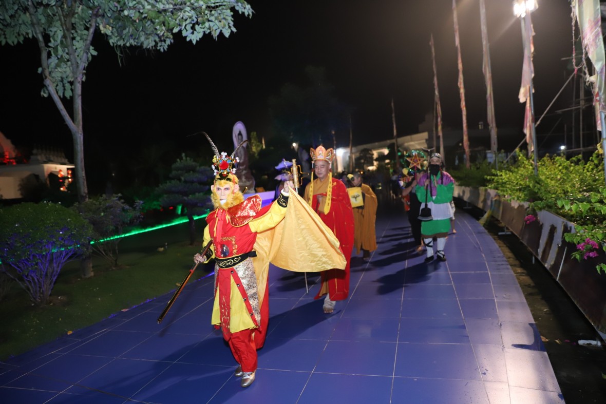 Sống động màu sắc Mật thừa nơi Bảo tháp Mandala Tây Thiên mùa Trăng thu