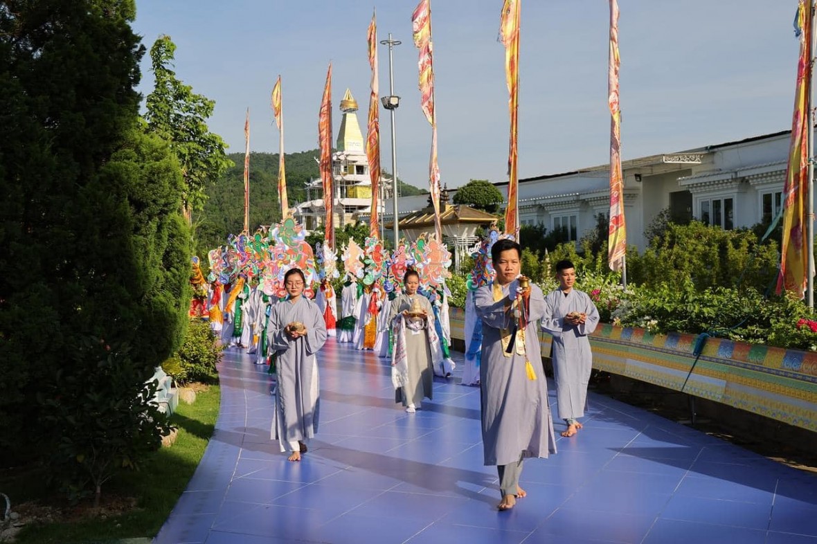 Sống động màu sắc Mật thừa nơi Bảo tháp Mandala Tây Thiên mùa Trăng thu