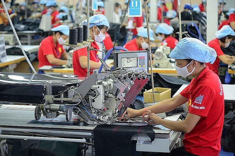 Sản xuất tại Công ty May 10.